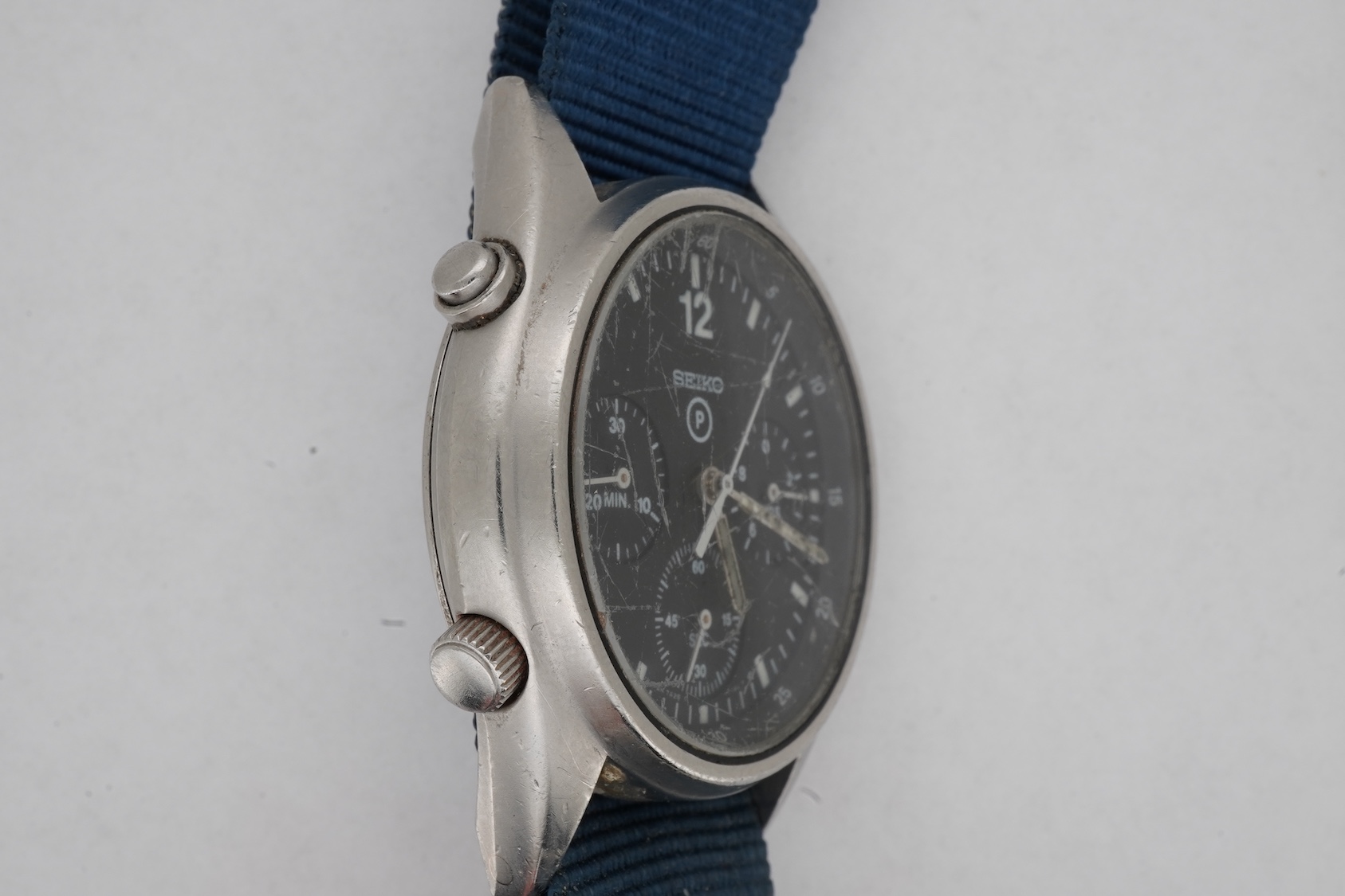 A mid 1980's stainless steel Seiko RAF military issue Generation 1 quartz chronograph wrist watch